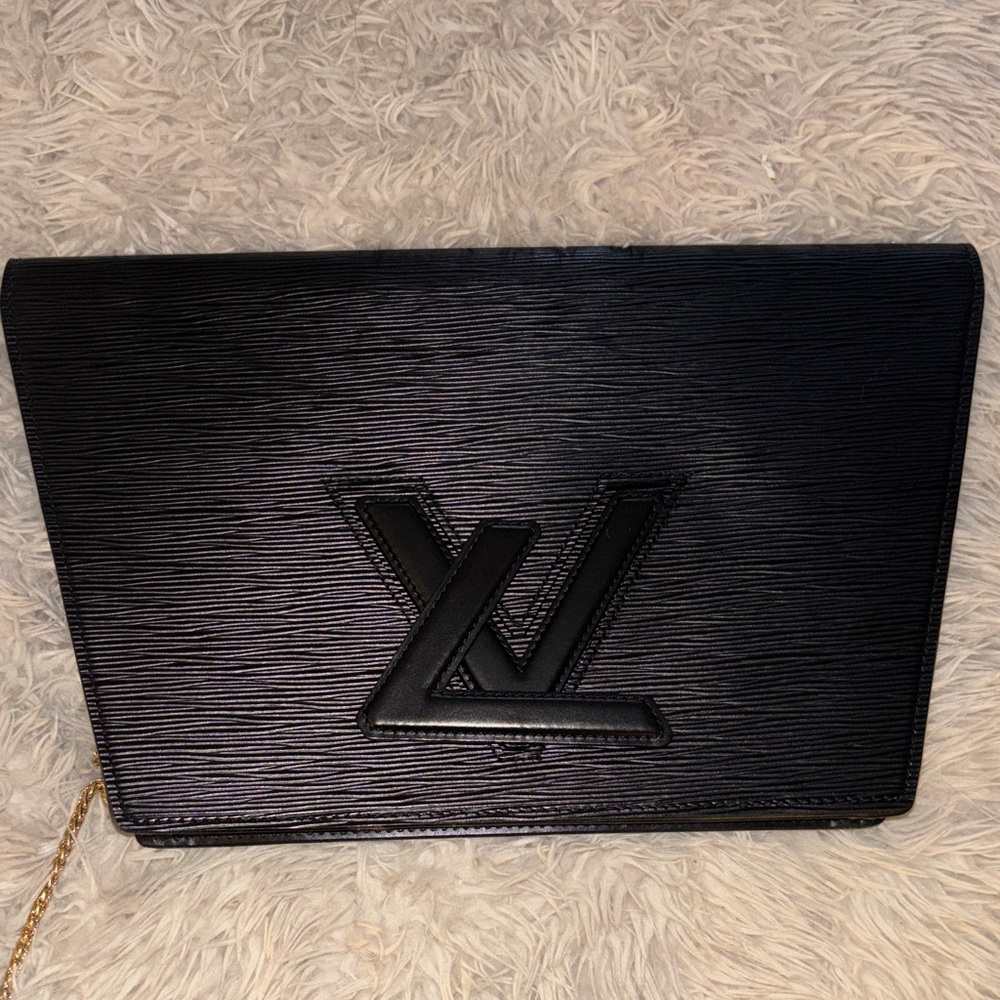 Louis Vuitton Black Epi Leather Twist Lock Clutch - Picture 2 of 10